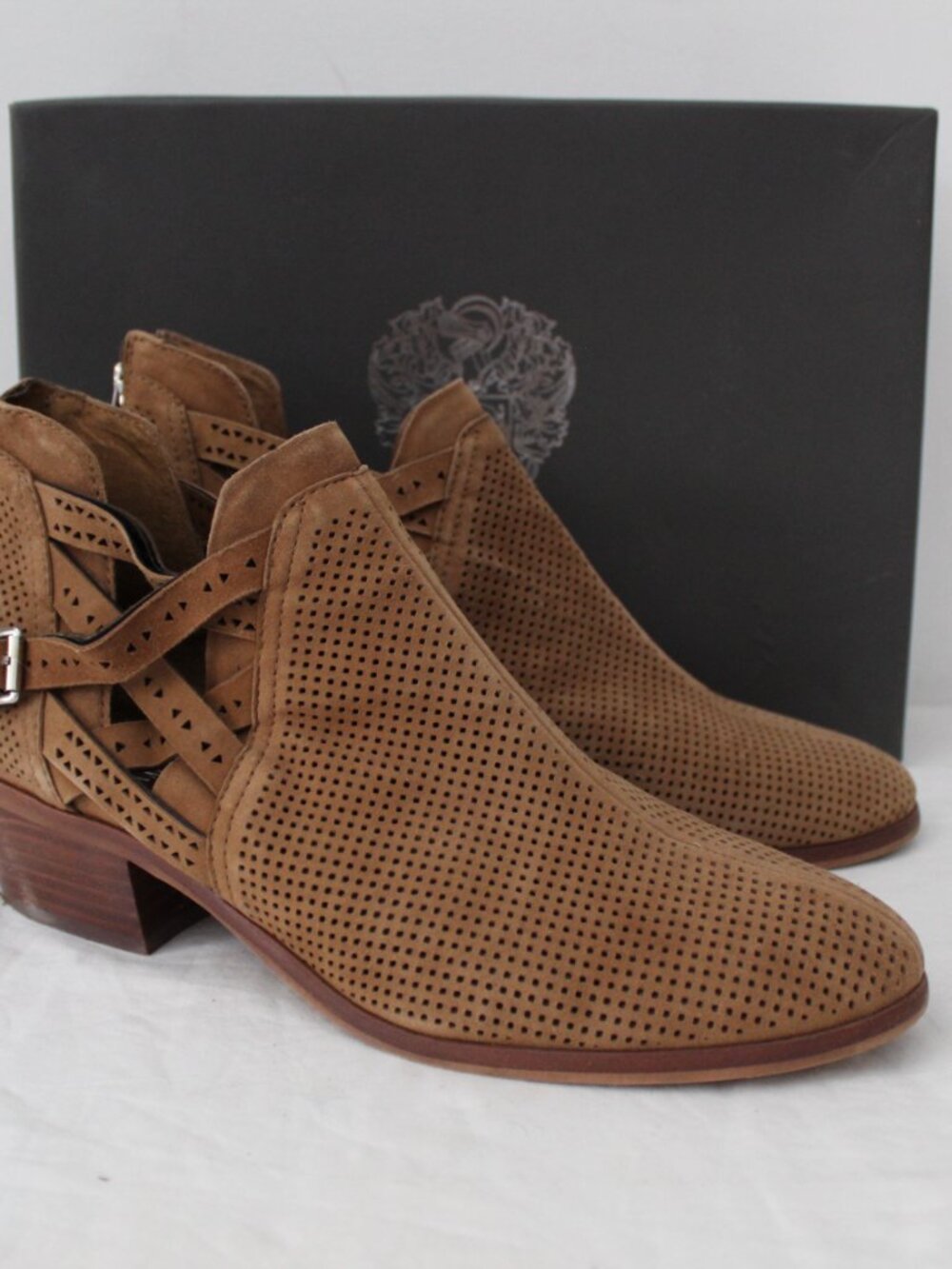 Vince Camuto Brown Suede Booties Ankle Boots Back Zip Perforated 10
